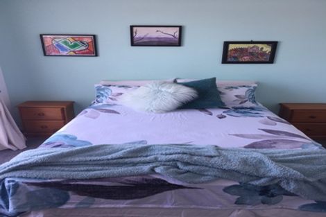 Photo of property in 57 Fairmount Road, Titirangi, Auckland, 0604