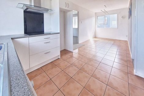 Photo of property in 57a Tiroroa Avenue, Te Atatu South, Auckland, 0610