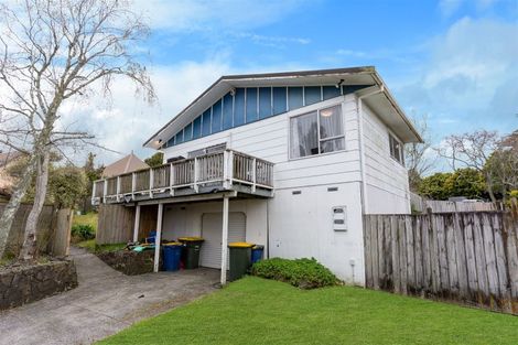Photo of property in 20 Woodhouse Place, West Harbour, Auckland, 0618