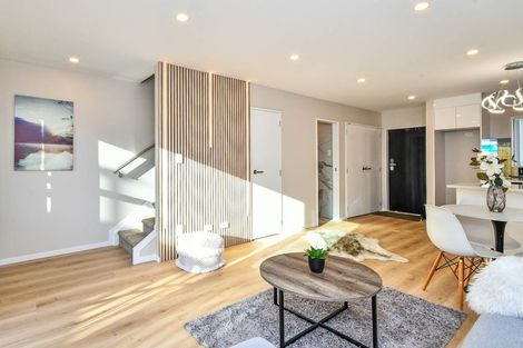 Photo of property in 2/27 Landscape Road, Papatoetoe, Auckland, 2025