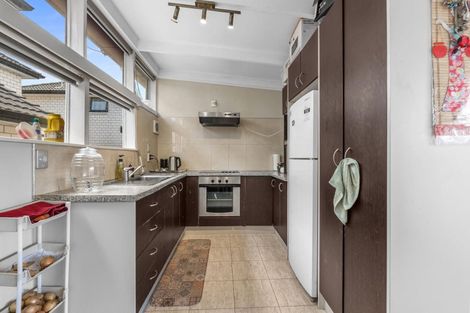 Photo of property in 2/127 Seabrook Avenue, New Lynn, Auckland, 0600