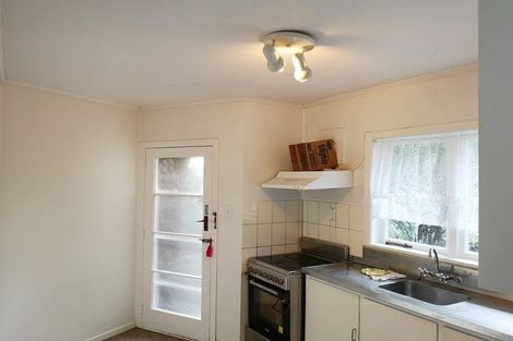 Photo of property in 33 Arrow Road, Forrest Hill, Auckland, 0620