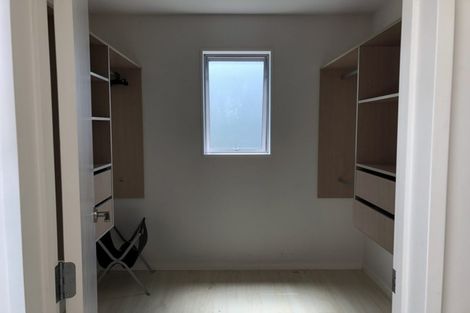 Photo of property in 32 Namsan Close, Fairview Heights, Auckland, 0632