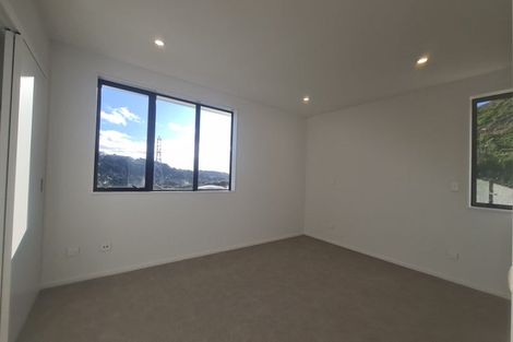 Photo of property in 2 Bee Lane, Whitby, Porirua, 5024