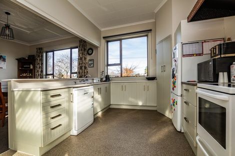 Photo of property in 14 Queen Street, Winton, 9720