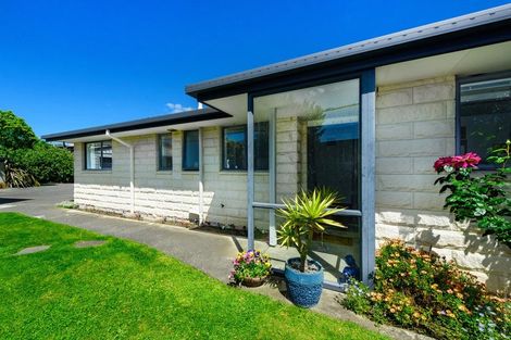 Photo of property in 16 Roblyn Place, Lincoln, 7608