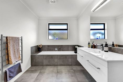 Photo of property in 31 Papawhero Drive, Bell Block, New Plymouth, 4312