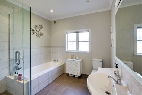 Photo of property in 11 Tauroa Road, Havelock North, 4130