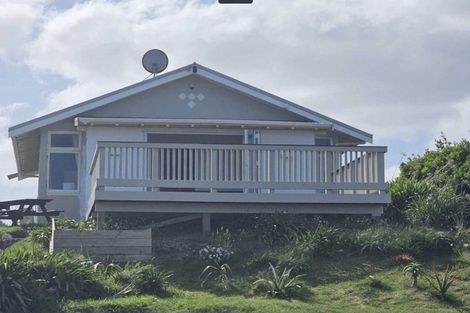 Photo of property in 33 Rangiora Street, Castlecliff, Whanganui, 4501