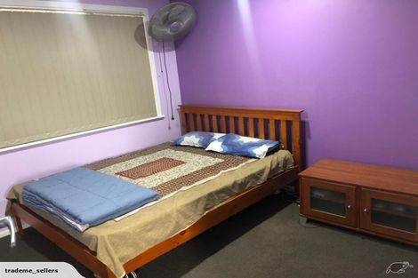 Photo of property in 15 Kiernan Place, Kelston, Auckland, 0602