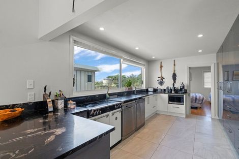 Photo of property in 16 Ocean Beach Street, Foxton Beach, Foxton, 4815