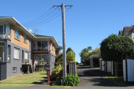 Photo of property in 1/64 Kitchener Road, Milford, Auckland, 0620