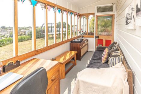 Photo of property in 15 Tawa Street, Gonville, Whanganui, 4501