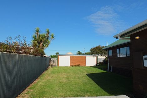 Photo of property in 30 Pratt Avenue, Foxton Beach, Foxton, 4815