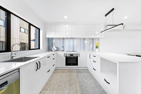 Photo of property in 9 Dotterel Place, Westgate, Auckland, 0614