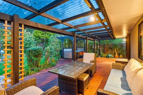 Photo of property in 35 Greenaway Road, Waikanae, 5036