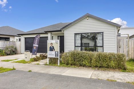 Photo of property in 15 Ropere Street, Kumeu, 0810