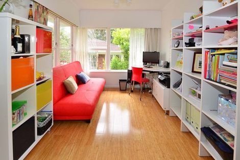 Photo of property in 2/97 Archers Road, Hillcrest, Auckland, 0629