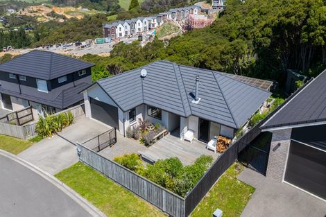 Photo of property in 8 Topsail Way, Whitby, Porirua, 5024