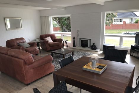 Photo of property in 1a Nikau Road, Waikanae, 5036