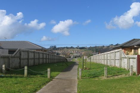 Photo of property in 19 Belcoo Crescent, East Tamaki, Auckland, 2013
