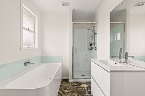 Photo of property in 16 Seymour Road, Inner Kaiti, Gisborne, 4010