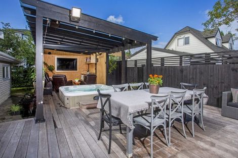 Photo of property in 50 Eban Avenue, Hillcrest, Auckland, 0627