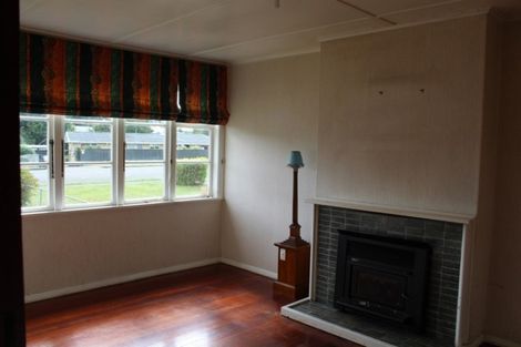 Photo of property in 12 Ranfurly Street, Dannevirke, 4930