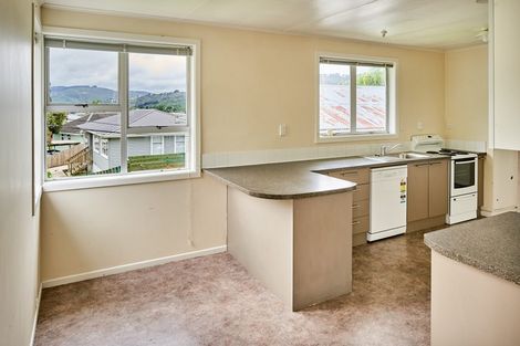 Photo of property in 4 Thomson Grove, Stokes Valley, Lower Hutt, 5019