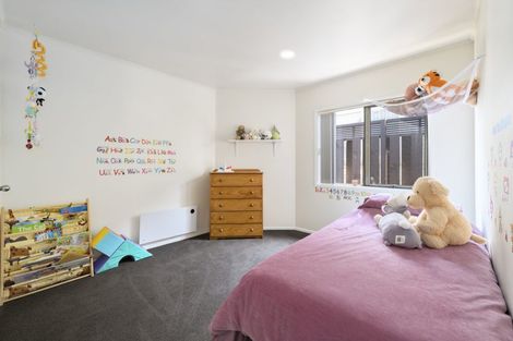 Photo of property in 25c Buscomb Avenue, Henderson, Auckland, 0610