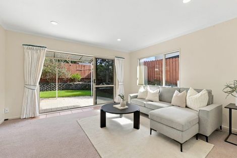 Photo of property in 6 San Ambrosio Rise, Henderson, Auckland, 0612
