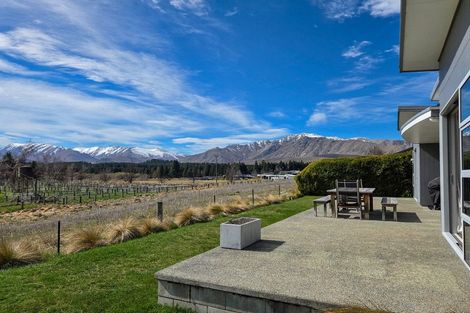 Photo of property in 8 Dwyer Place, Lake Tekapo, 7999