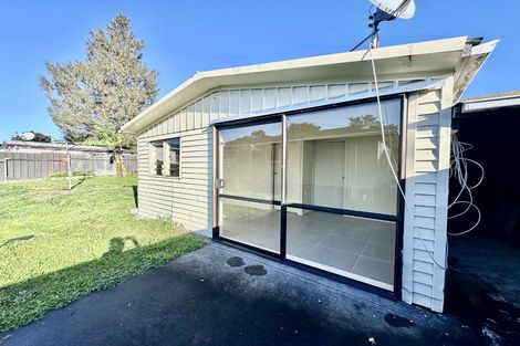 Photo of property in 13 Carbery Place, Manurewa, Auckland, 2102