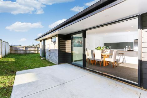 Photo of property in 15 Glenkirk Crescent, Pokeno, 2402