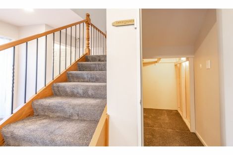 Photo of property in 2 Hatfield Place, Avonhead, Christchurch, 8042