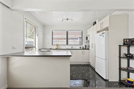 Photo of property in 2/5 Norfolk Place, Papatoetoe, Auckland, 2025