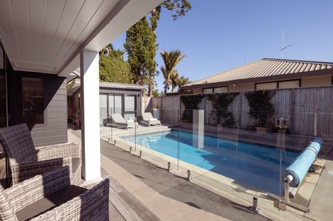 Photo of property in 253 Devonport Road, Tauranga, 3110