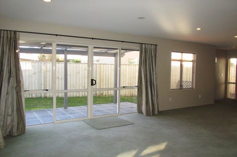 Photo of property in 2/35 Parade Court, Addington, Christchurch, 8024