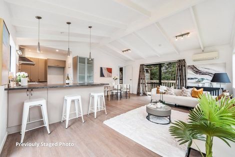 Photo of property in 2/104 Ocean View Road, Northcote, Auckland, 0627