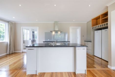 Photo of property in 15 Waione Avenue, Te Atatu Peninsula, Auckland, 0610