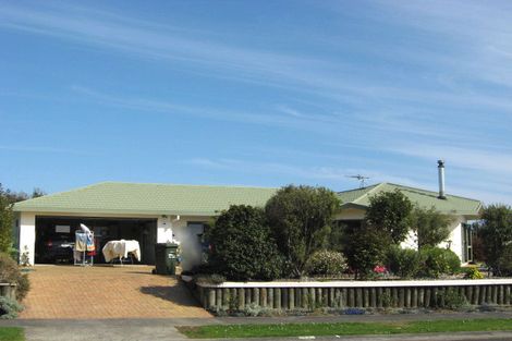 Photo of property in 36 Tiverton Crescent, Whalers Gate, New Plymouth, 4310