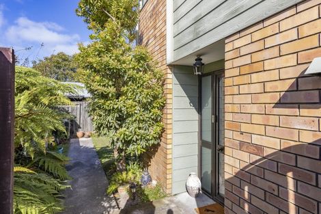 Photo of property in 2/4 Gatonby Place, Avonhead, Christchurch, 8042