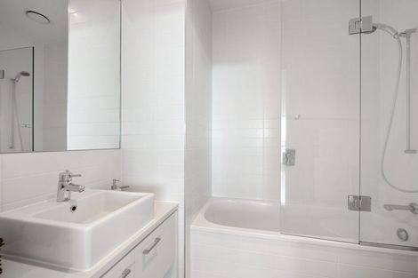 Photo of property in Sentinel Apartments, 504/3 Northcroft Street, Takapuna, Auckland, 0622