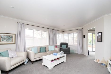 Photo of property in 10 Harris Place, Ngatea, 3503