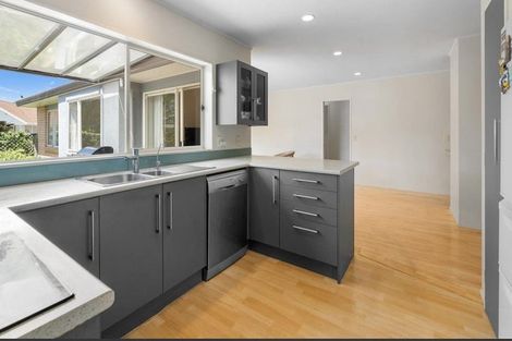 Photo of property in 18 Amberwood Drive, Northpark, Auckland, 2013