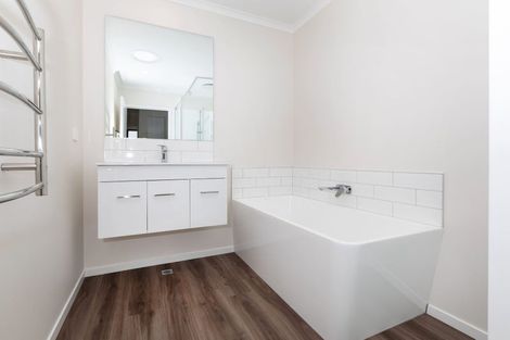 Photo of property in 8 Henui Street, Strandon, New Plymouth, 4312