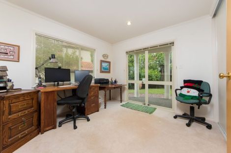 Photo of property in 4/30 Clarence Road, Northcote Point, Auckland, 0627