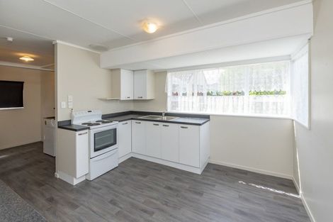 Photo of property in 2 Waimarie Park, Levin, 5510