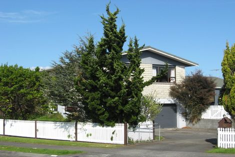 Photo of property in 30 Tiverton Crescent, Whalers Gate, New Plymouth, 4310