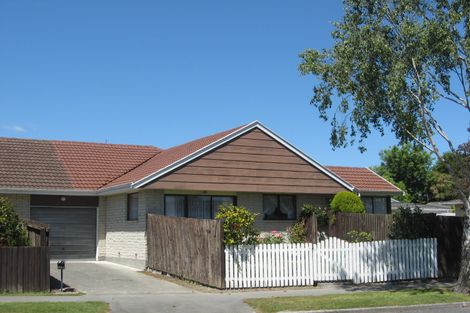 Photo of property in 2/44 Oldwood Street, Bishopdale, Christchurch, 8053